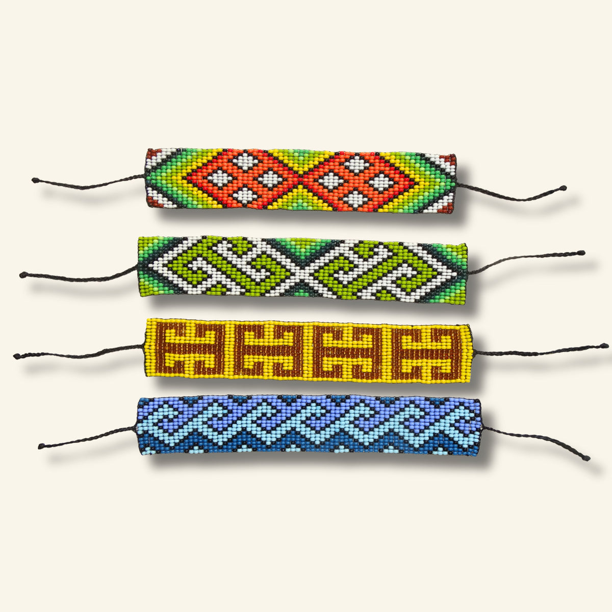 Huni Kuin Armband – Handgefertigter Perlenschmuck aus Brasilien