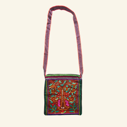Shipibo Tasche – Braun mit Lebensbaum-Stickerei -