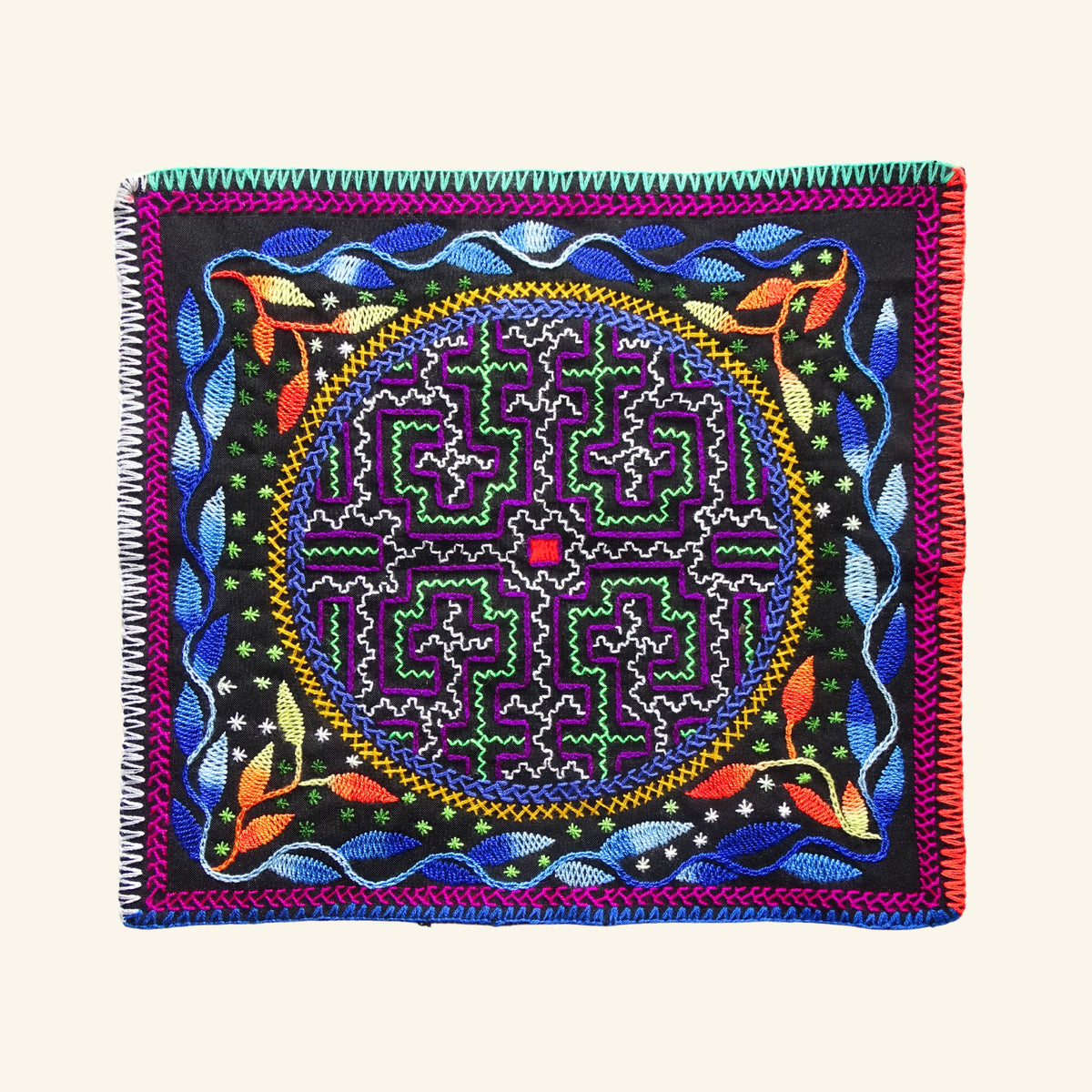 Shipibo Tuch – Noya Rao Kené – 30 × 33 cm