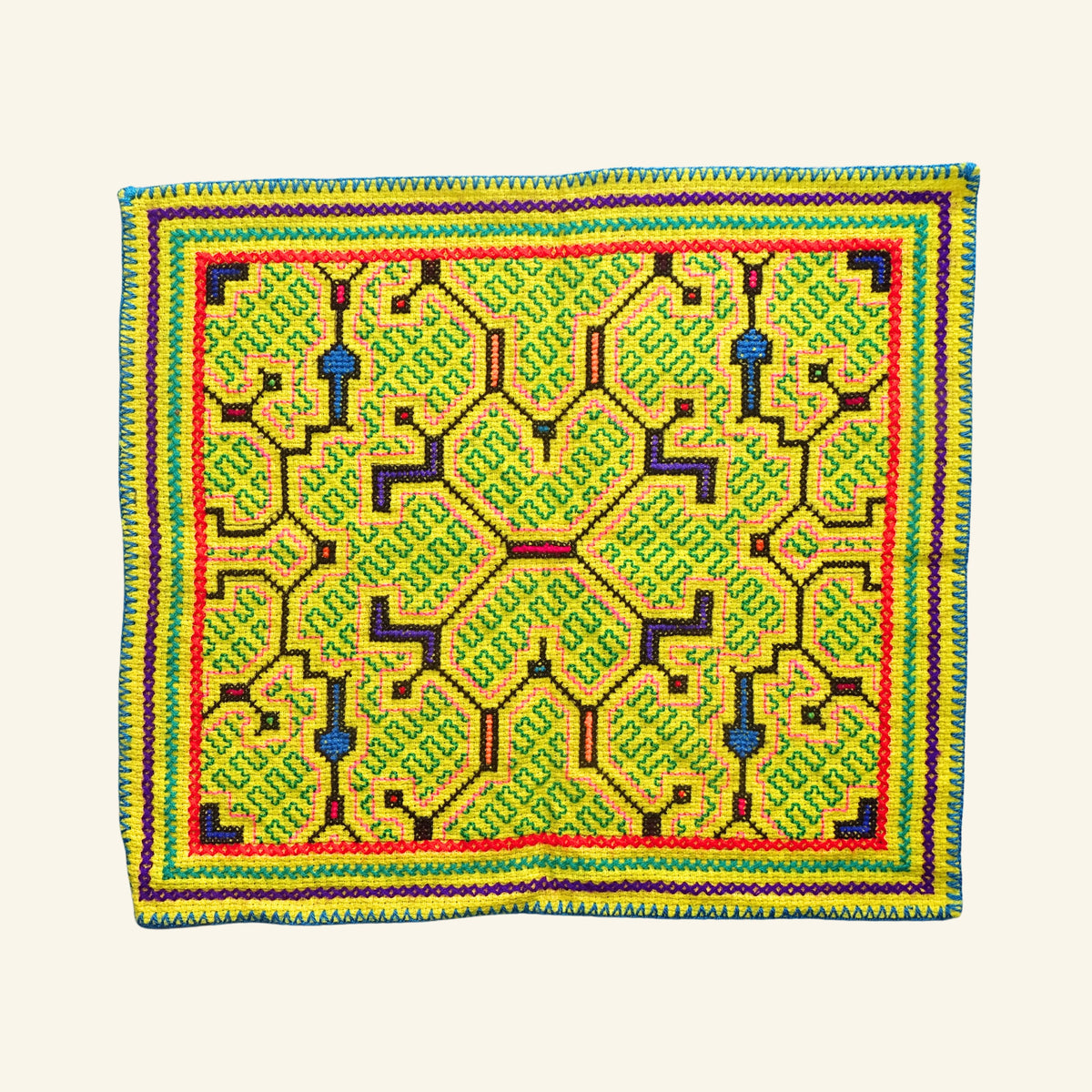 Shipibo Tuch – Ayahuma, Huaira Caspi & Shiwawaku Kené – 32 × 36 cm