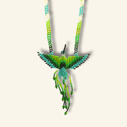 Puyanawa Kolibri-Halskette – Türkis & Grün | Handgefertigt in Brasilien