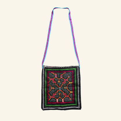 Shipibo Tasche – Schwarz mit bunter Kené-Stickerei -