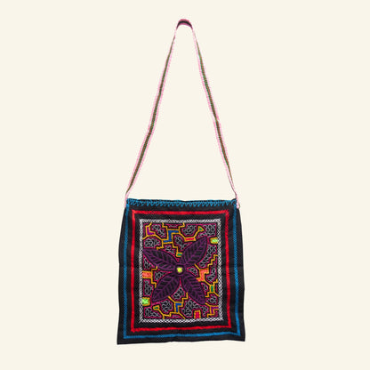Shipibo Tasche – Schwarz mit violettem Blütenmotiv -